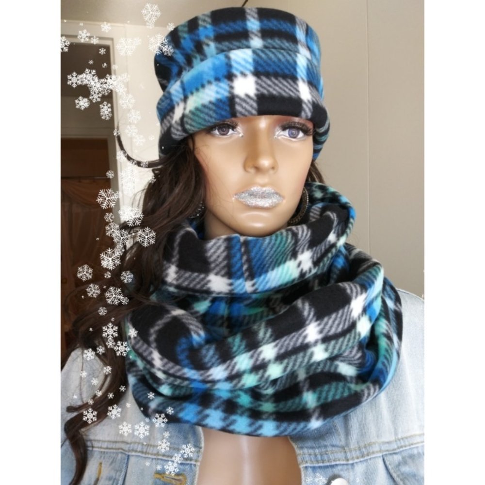 Hat and scarf set flannel  NEW